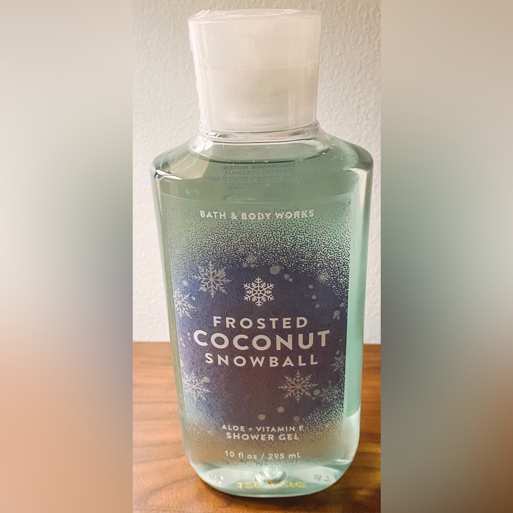 Bath & Body Works Frosted Coconut Snowball Shower Gel